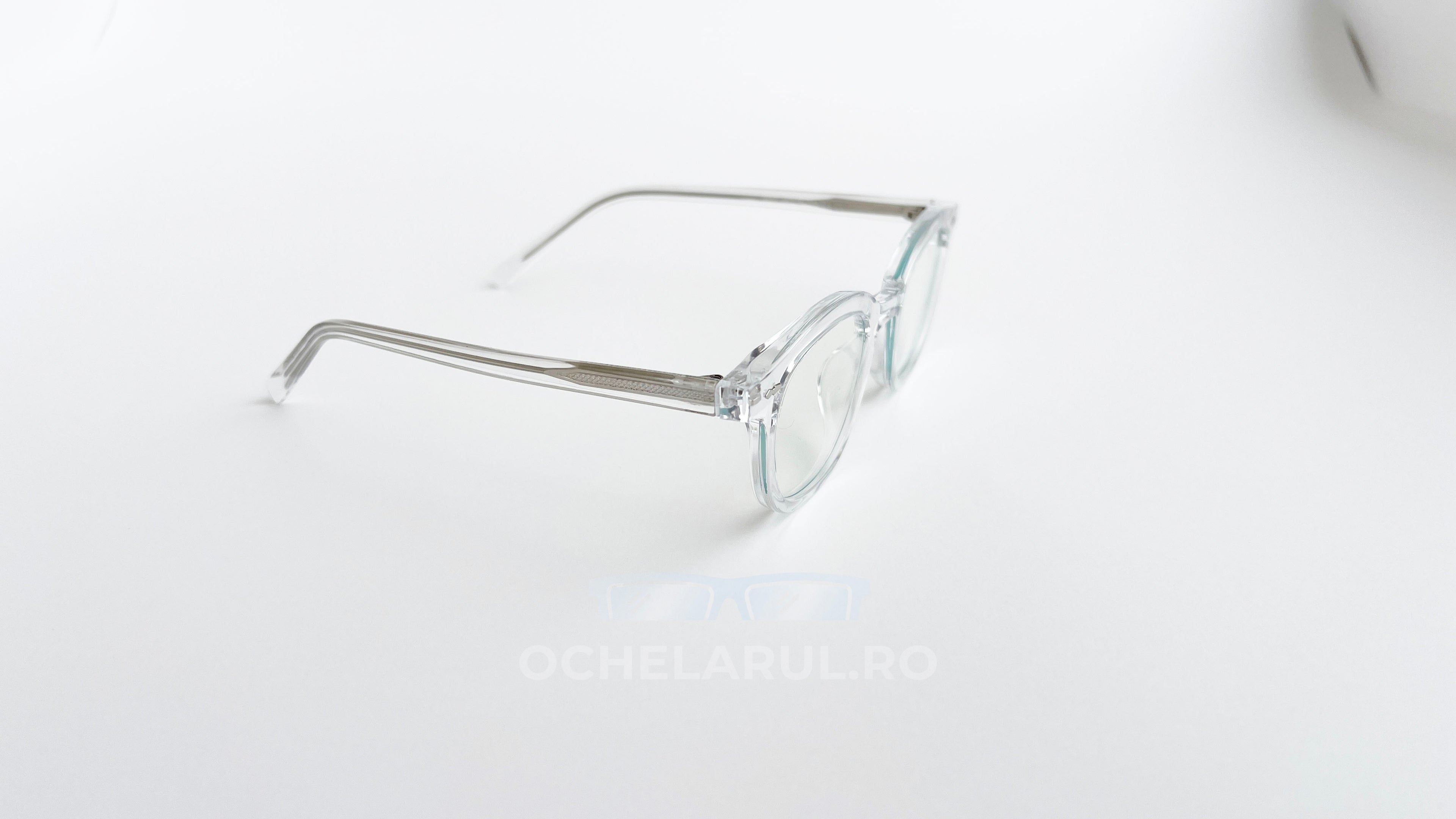 Rame ochelari Ovale Vintage cu lentile transparente și ramă ovală din material plastic transparent, stil vintage.