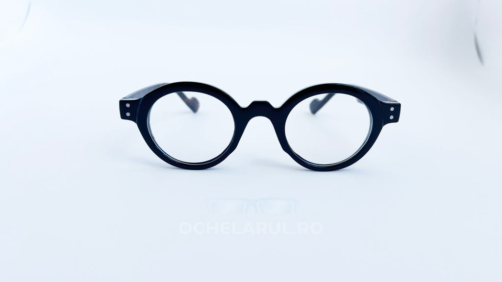 Rame ochelari rotunde retro style, rama neagra tortoise si lentile transparente, vedere fata aproape